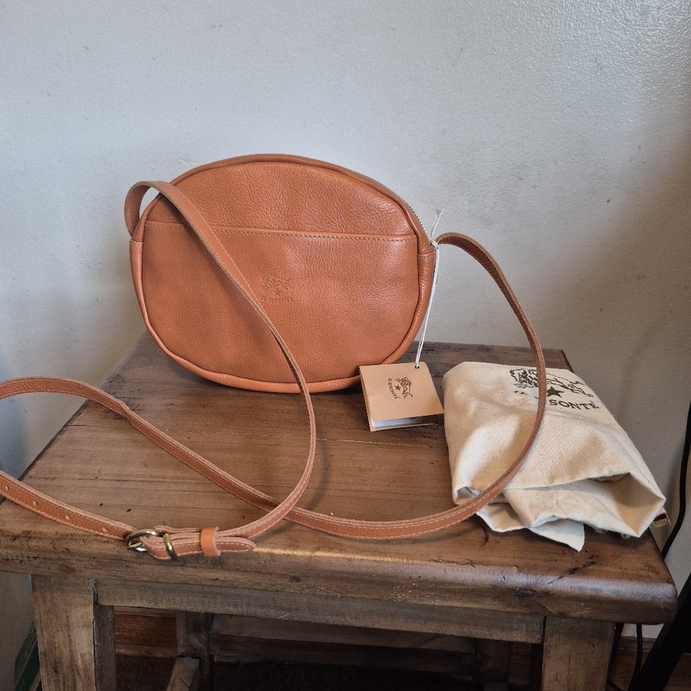 New IL Bisonte Leather Rubino Crossbody